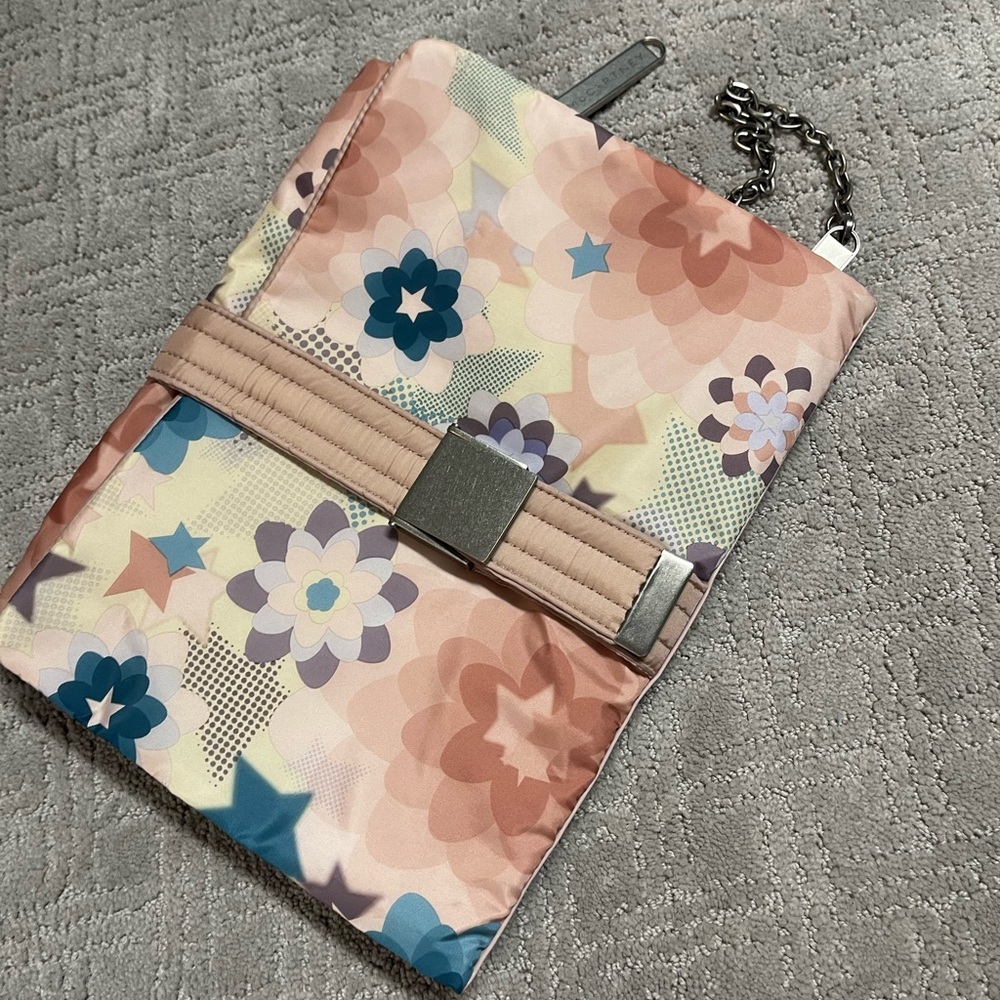 LeSportsac - Stella McCartney makeup and toiletries hanging organizer - NWOT